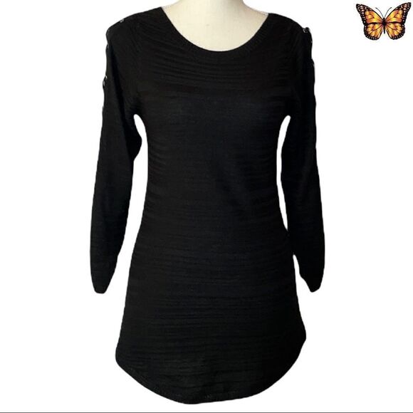 Ricki’s 3/4 Lace Up Sleeve Sweater Size Extra Small - Picture 1 of 4